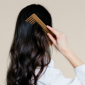 Peigne cheveux avec logo longs