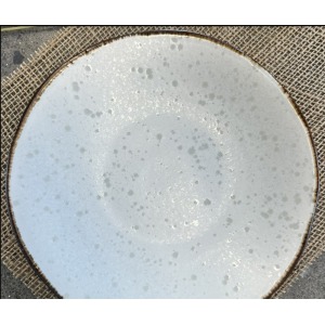Assiette blanche en grès