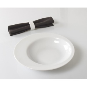 Assiette creuse avec rebord