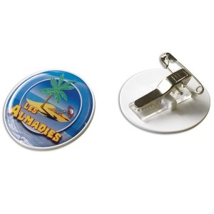 Badge promotionnel plastique PS avec pince-épingle pour quadridome