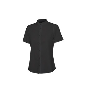 Fermeture boutonnée avec rabat. Col mao. Pinces avant et arrière pour une coupe cintrée.