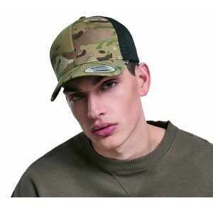 Casquette avec logo style trucker camouflage
