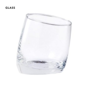 Verre personnalisé avec design incliné